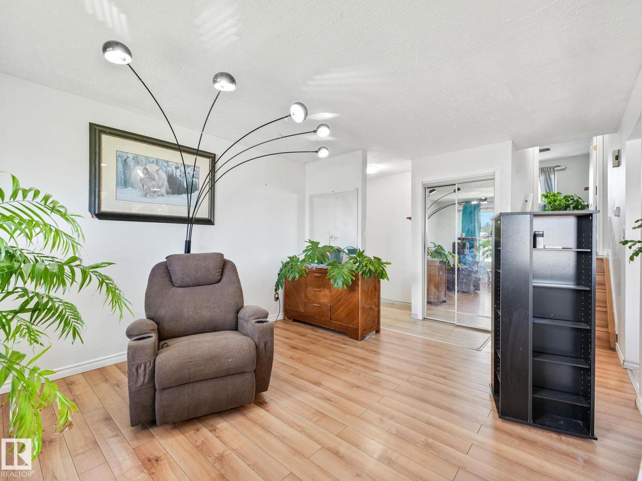 164 Warwick Road Nw, Edmonton, AB - Indoor