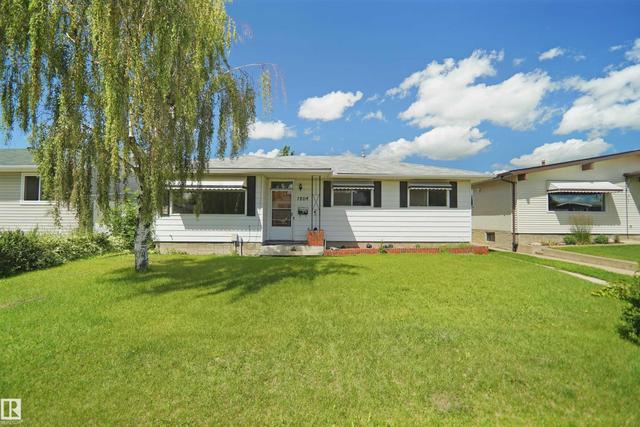 7804 143 Avenue NW  Edmonton, AB T5C 2R1