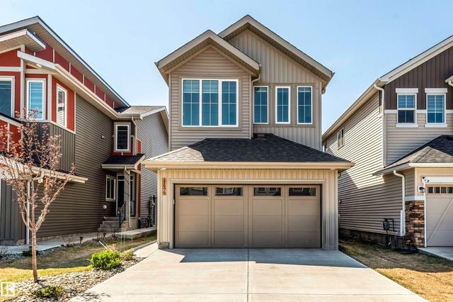 11979 34 Avenue SW  Edmonton, AB T6W 4Y2