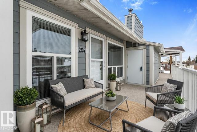 2324 151 Avenue NW  Edmonton, AB T5Y 2L1