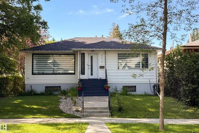 10671 63 Avenue NW  Edmonton, AB T6H 1P7