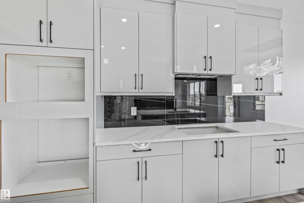 190 Elliott Wynd, Fort Saskatchewan, AB - Indoor Photo Showing Kitchen