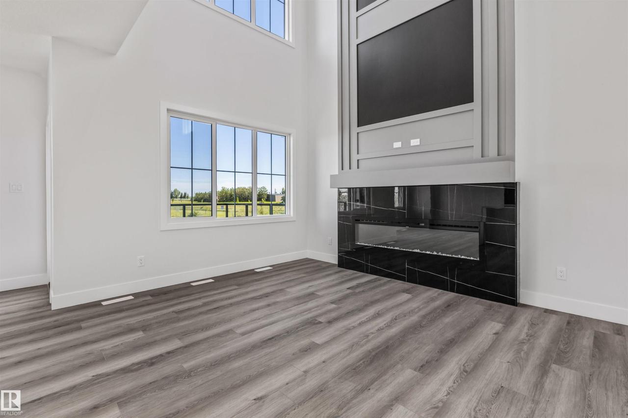 190 Elliott Wynd, Fort Saskatchewan, AB - Indoor With Fireplace