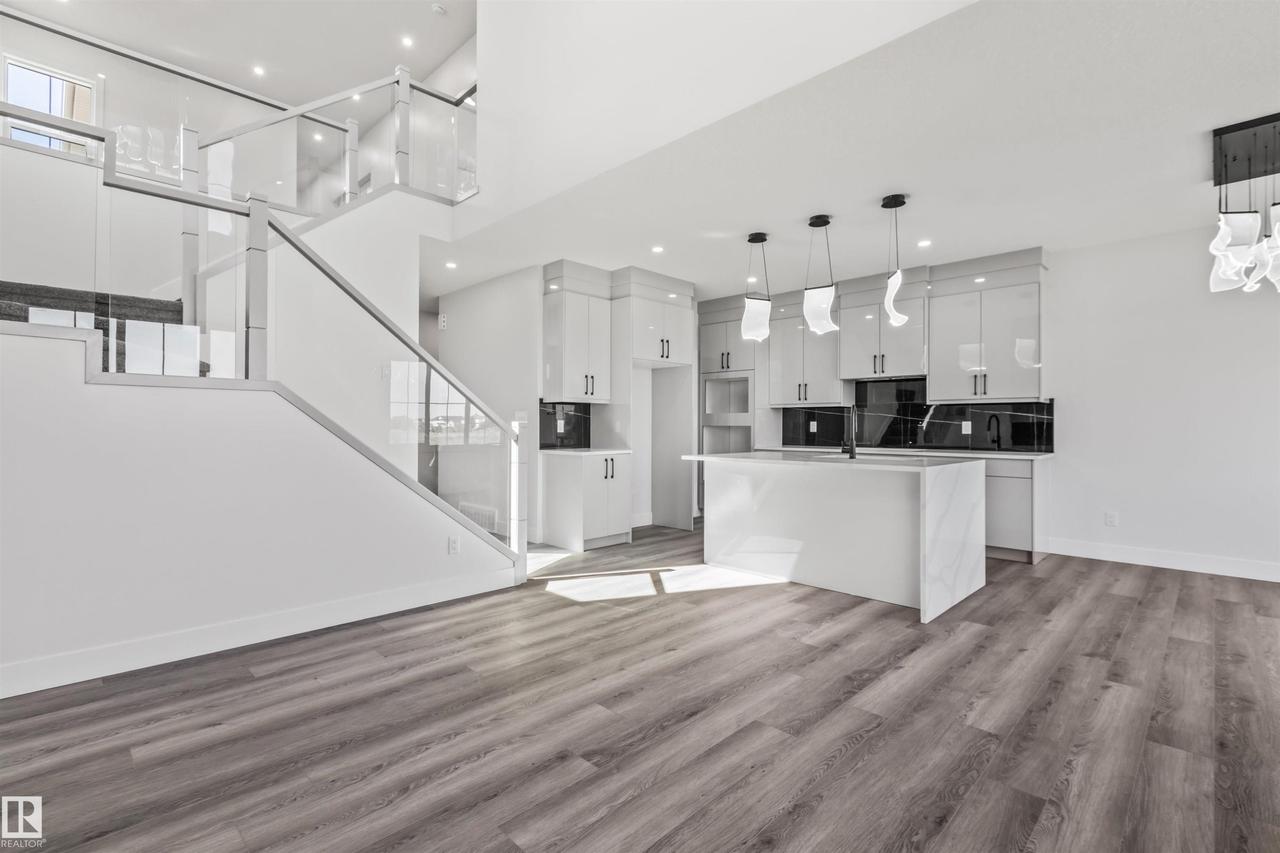 190 Elliott Wynd, Fort Saskatchewan, AB - Indoor Photo Showing Kitchen
