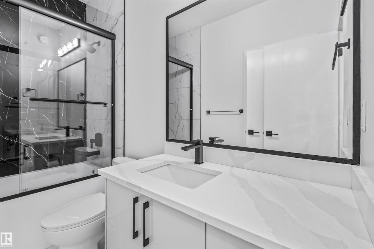 190 Elliott Wynd, Fort Saskatchewan, AB - Indoor Photo Showing Bathroom