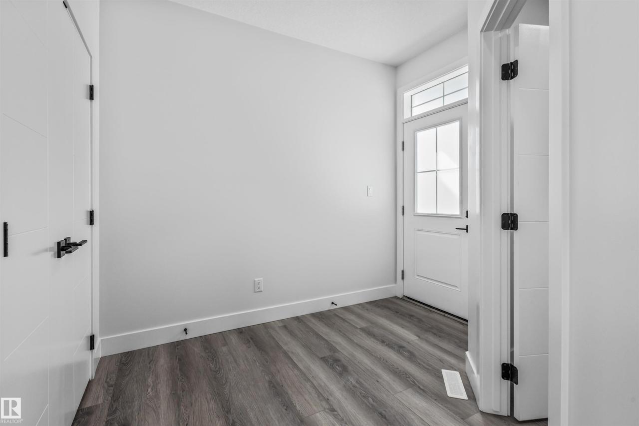 190 Elliott Wynd, Fort Saskatchewan, AB - Indoor Photo Showing Other Room