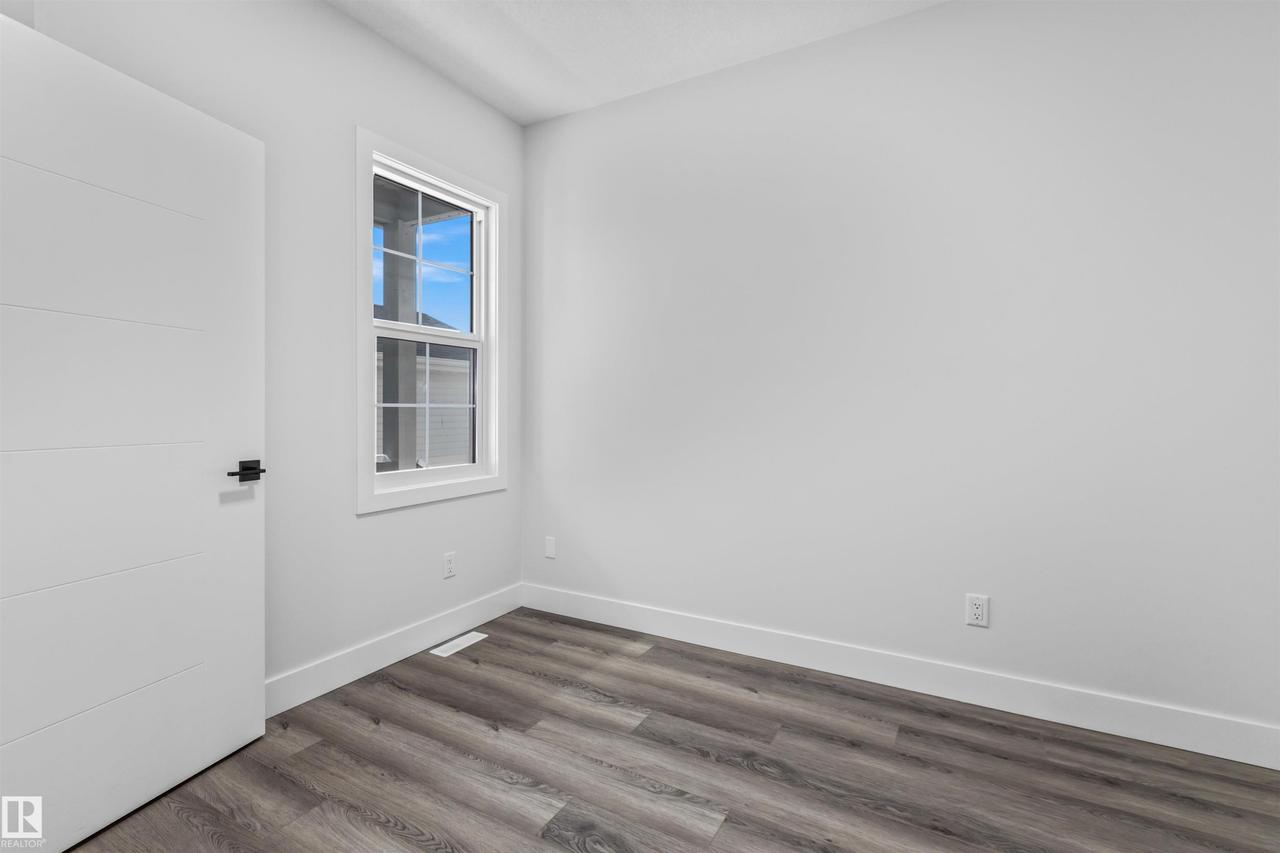 190 Elliott Wynd, Fort Saskatchewan, AB - Indoor Photo Showing Other Room