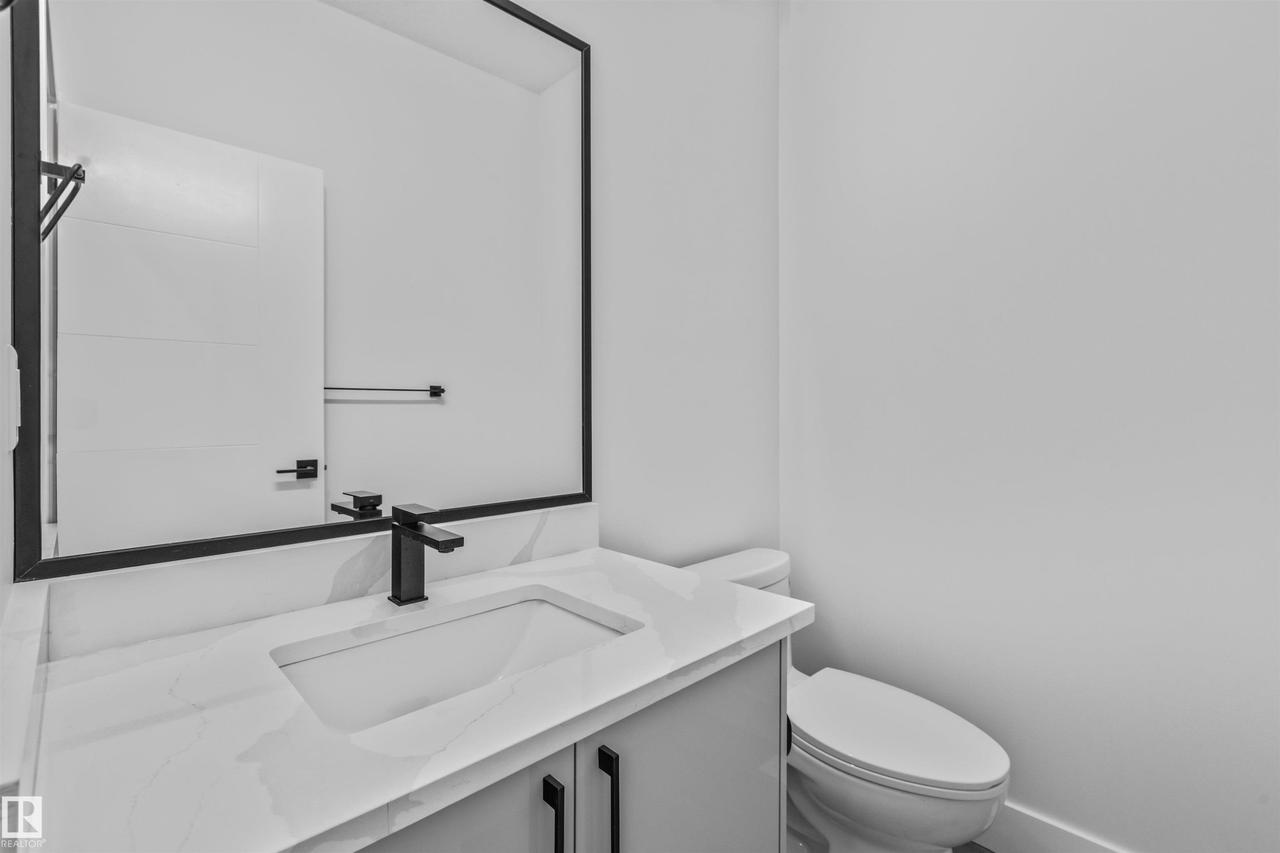 190 Elliott Wynd, Fort Saskatchewan, AB - Indoor Photo Showing Bathroom