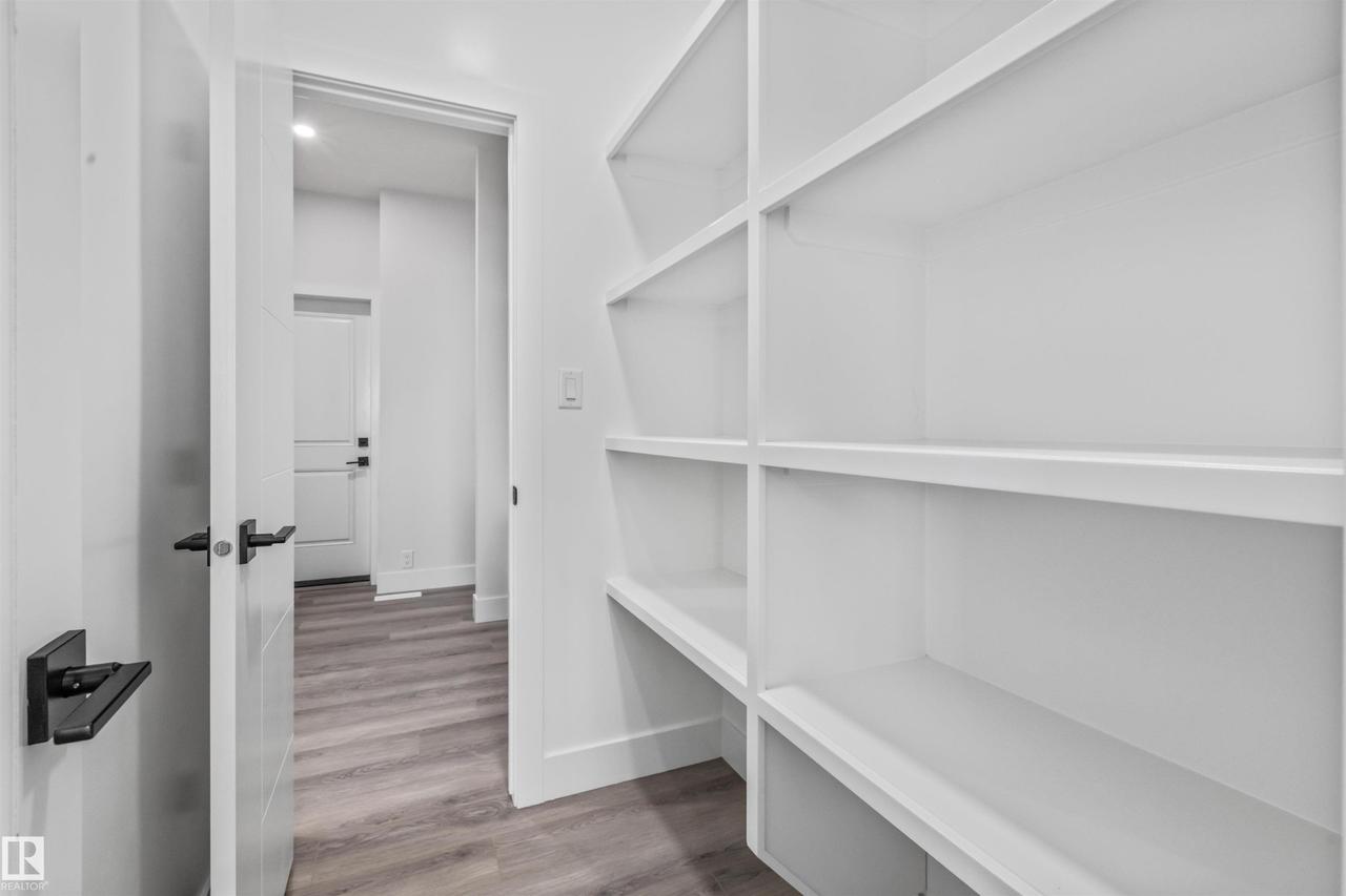 190 Elliott Wynd, Fort Saskatchewan, AB - Indoor Photo Showing Other Room