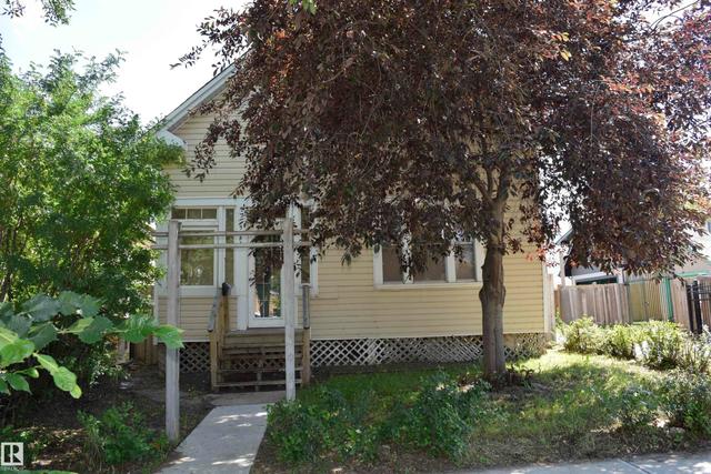 9551 106A Avenue NW  Edmonton, AB T5H 0S9