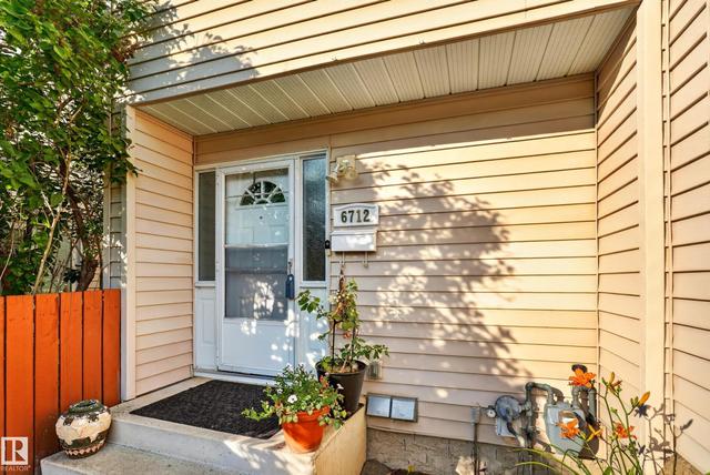 6712 36A Avenue NW  Edmonton, AB T6K 1S3