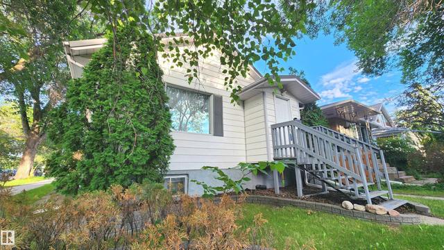 9359 92 Street NW  Edmonton, AB T6C 3R8