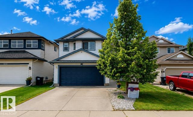 8821 8 Avenue SW  Edmonton, AB T6X 1C4