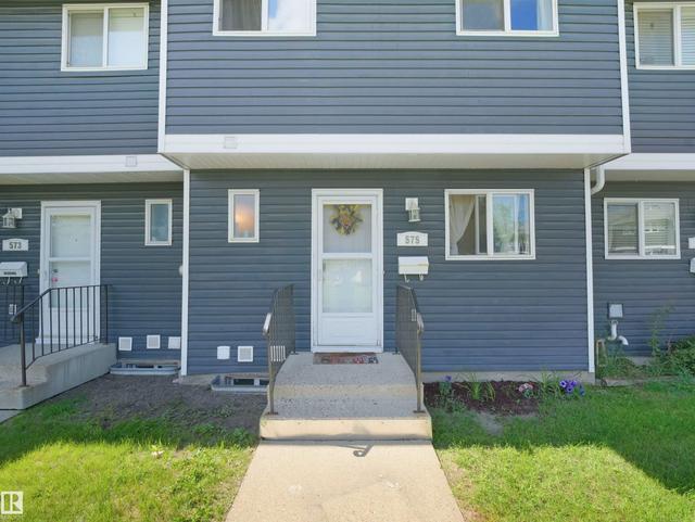575 DUNLUCE Road NW  Edmonton, AB T5X 4P4