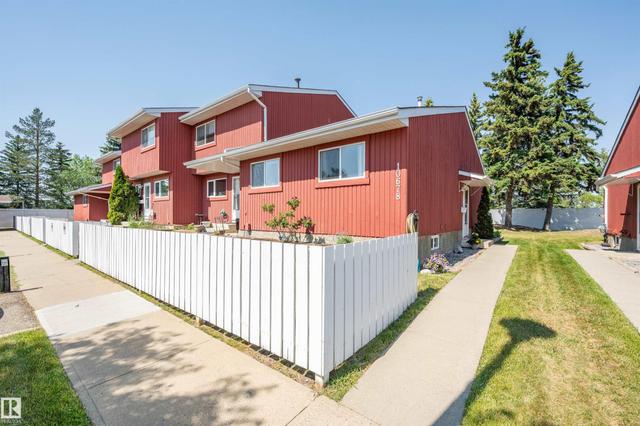 10678 Beaumaris Road NW  Edmonton, AB T5X 3N4