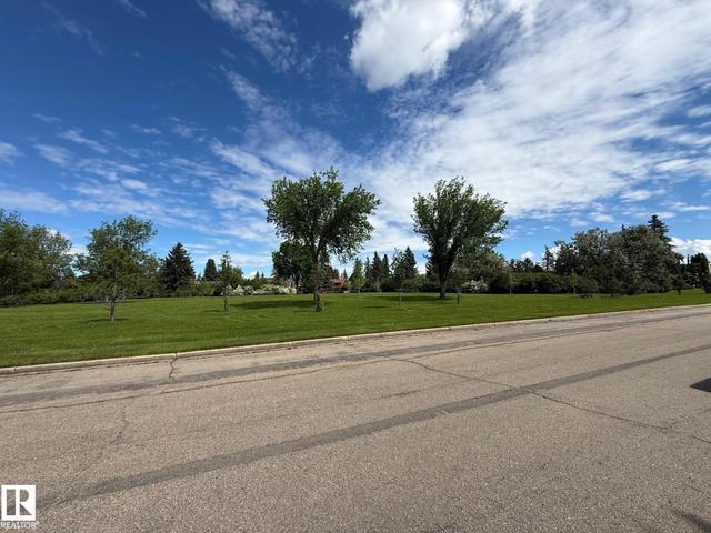 23 B WESTBROOK Drive NW  Edmonton, AB T6J 2C8