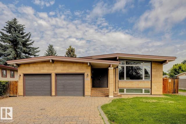 9312 151 Avenue NW  Edmonton, AB T5E 2P9