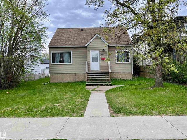 12027 124 Street  Edmonton, AB T5L 0M8