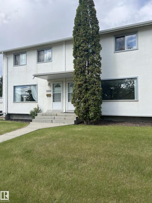10942 161 Street NW  Edmonton, AB T5P 3J9