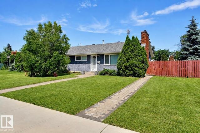 8716 130 Avenue NW  Edmonton, AB T5E 0R5