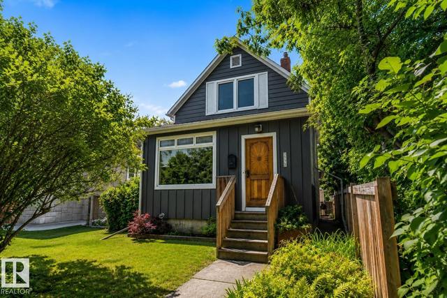 11328 65 Street NW  Edmonton, AB T5W 4K6