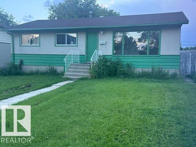 11026 155 Street NW  Edmonton, AB T5P 2N3