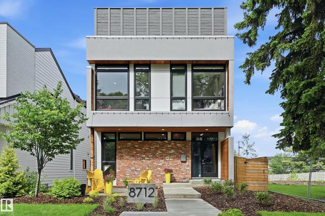 8712 120 Street NW  Edmonton, AB T6G 1X3