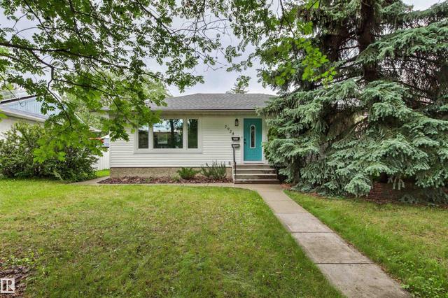 7924 89 Avenue NW  Edmonton, AB T6C 1N5