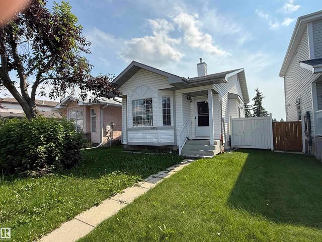 8025 15A Avenue NW  Edmonton, AB T6K 4E2