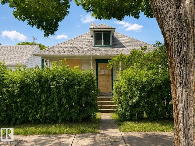 11916 95A Street NW  Edmonton, AB T5G 1R5