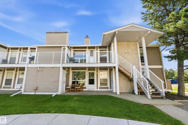 #64 2204 118 ST NW  Edmonton, AB T6J 5K2