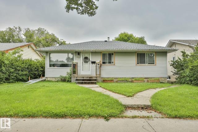 10415 163 Street NW  Edmonton, AB T5P 3N9
