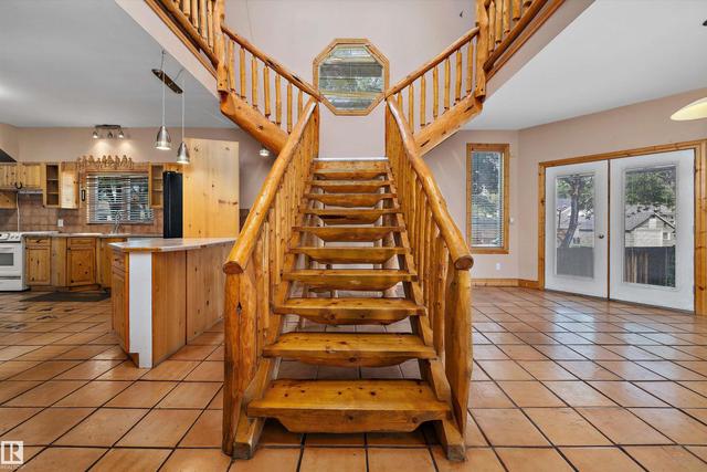 11253 89 Street NW  Edmonton, AB T5B 3T3
