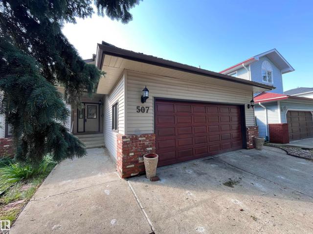 507 BURTON Close NW  Edmonton, AB T6R 2B2