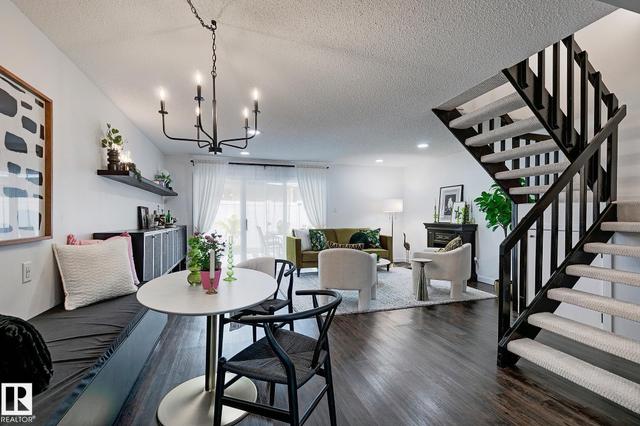 19F MEADOWLARK Village NW  Edmonton, AB T5R 5X3