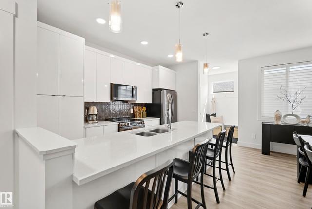 175 KINGLET Boulevard NW  Edmonton, AB T5S 0S6