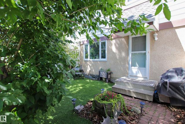 10D TWIN Terrace NW  Edmonton, AB T6K 1V4