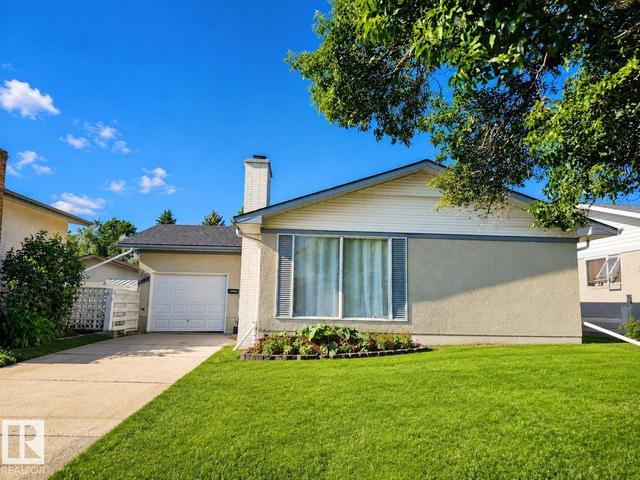 7812 144 Avenue NW  Edmonton, AB T5C 2S1