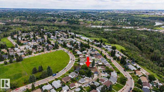 10513 42 Street NW  Edmonton, AB T6A 1T7