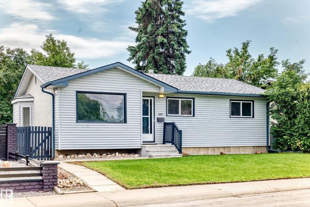 5519 142 Avenue NW  Edmonton, AB T5A 1J1