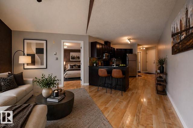 #304 9336 JASPER AV NW  Edmonton, AB T5H 3T5