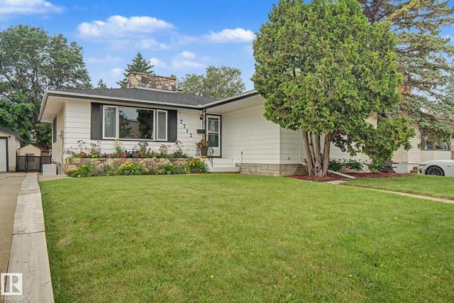 7712 159 Street NW  Edmonton, AB T5R 2C8