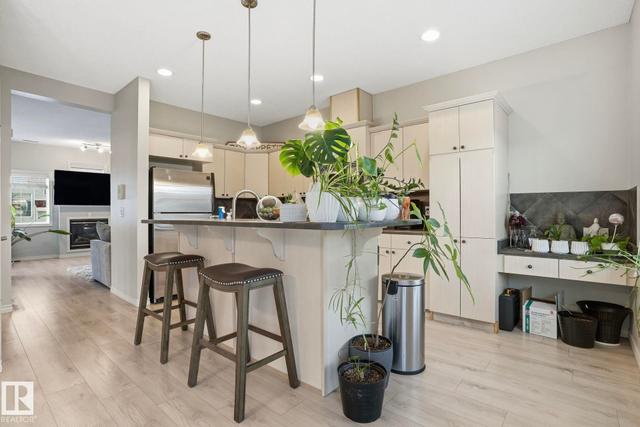 #52 13825 155 AV NW  Edmonton, AB T6V 0B8