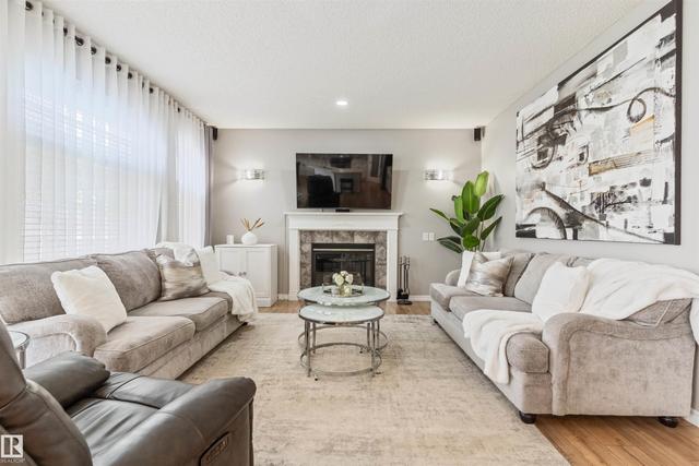 1235 ORMSBY Lane NW  Edmonton, AB T5T 6R2