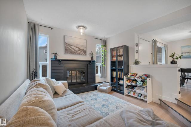 #35 4403 RIVERBEND RD NW  Edmonton, AB T6H 5S9