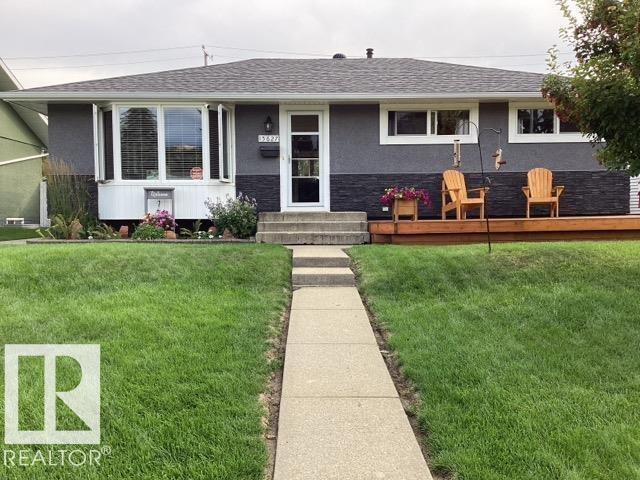 15627 83 Avenue NW  Edmonton, AB T5R 3T6