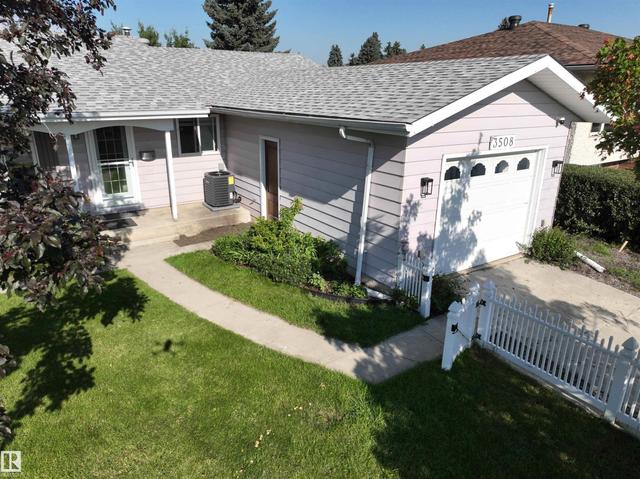 3508 106A Street NW  Edmonton, AB T6J 1A8