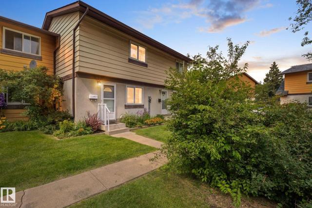 152 WOODSTOCK NW  Edmonton, AB T5T 0H6