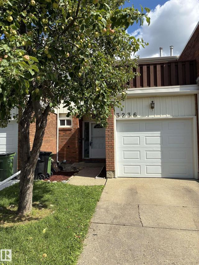 3236 130A Avenue NW  Edmonton, AB T5A 3K3