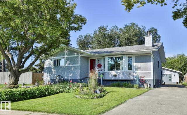 8932 187 Street NW  Edmonton, AB T5T 1S1